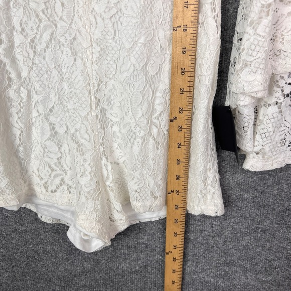 NEW Lulus White Lace Romper Long Bell Sleeve V Neck Cutout Back Women's Size S - Picture 6 of 9